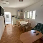 Davorka Bijelic Πανσιόν Μούρτερ