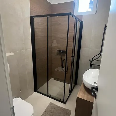 Davorka Bijelic 3* Murter