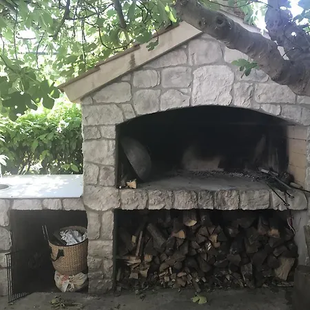 Davorka Bijelic 3* Murter