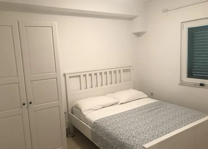 Davorka Bijelic 3* Murter